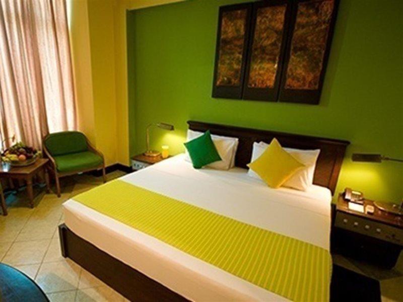 Hotel Clarion Kiribathgoda Exterior photo